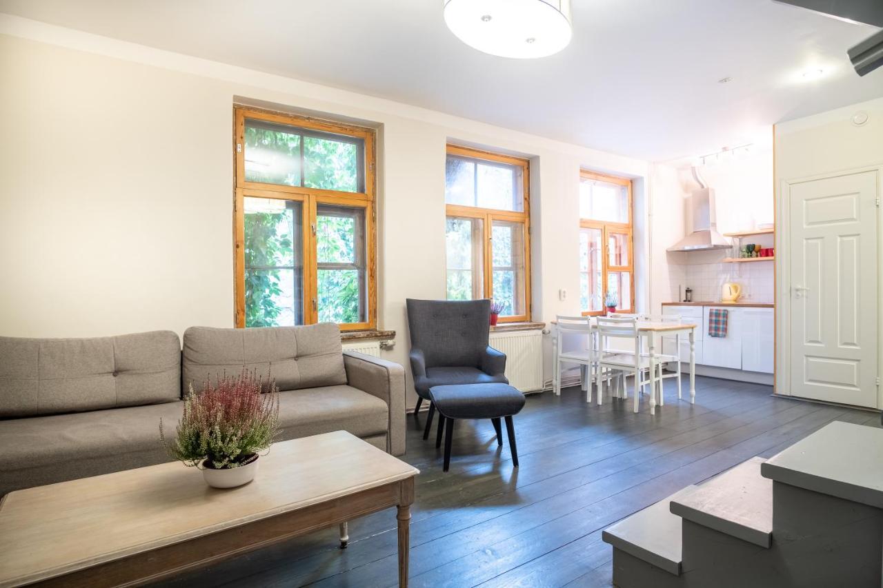 Dream Stay - Bright 2-Bedroom 2-Floor Old Town Apartment Tallinn Kültér fotó